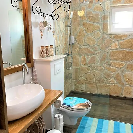Maxim With Private Pool And Sea View Near Zadar