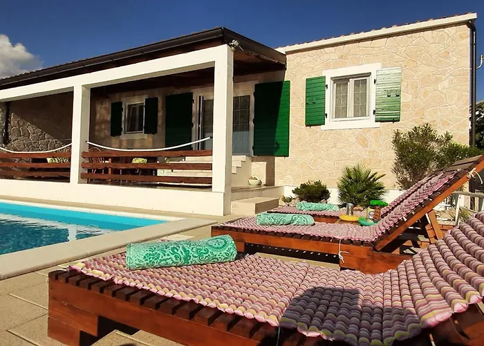 Maxim With Private Pool Вилла Рованьска