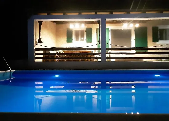 Maxim With Private Pool 洛瓦尼斯卡